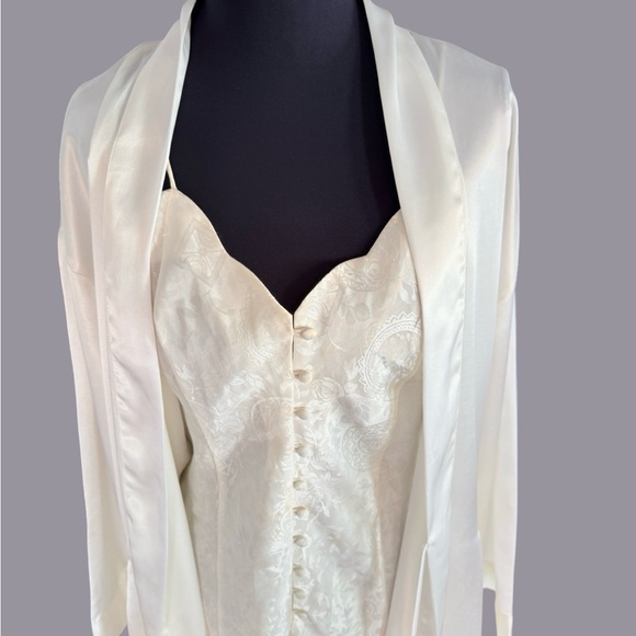 Vintage Victoria's Secret Gold Label Cream Satin Robe and Nightgown Set Sz M - Picture 5 of 10